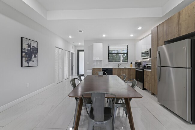 Building Photo - 2011 Olsen Ln