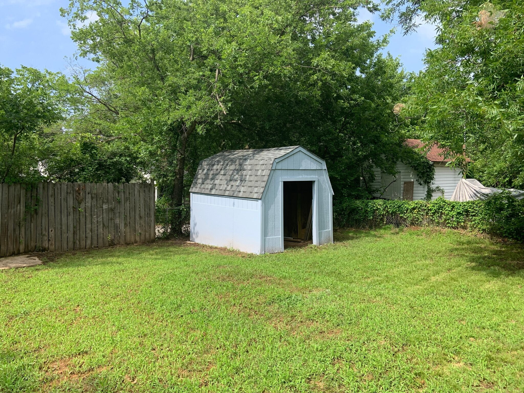 Building Photo - 1929 Collier Dr