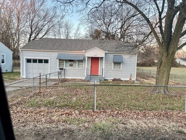 Building Photo - 2553 E. BENNETT ST. - NO PETS - CALL OFFIC...