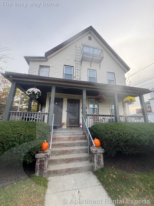 Building Photo - 103 Webster St