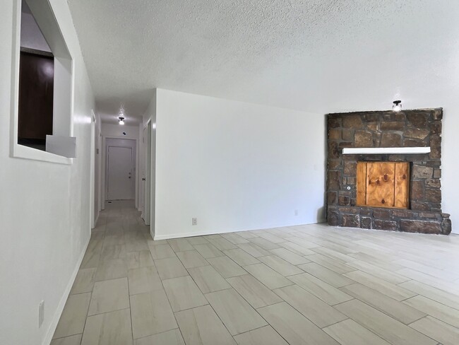 Building Photo - 3135 S 130th E Pl