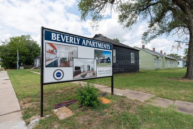 Building Photo - 859 S Beverly St