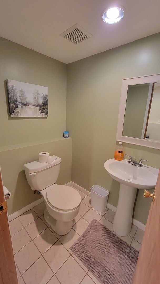 Building Photo - Private Pool, Firepit, BBQ - A FUN place to RELAX. Fully furnished and fully stocked.