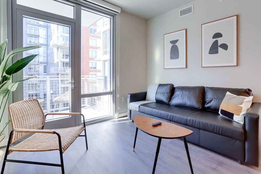 Primary Photo - 1122 N Hudson St