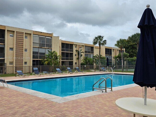 Building Photo - 8415 SW 107th Ave