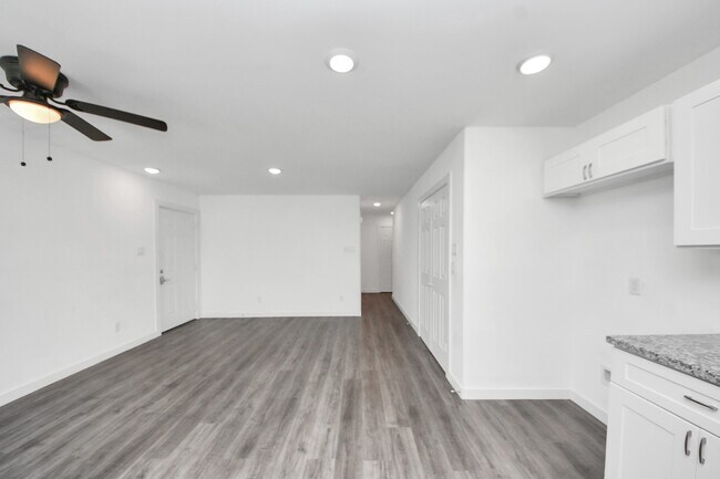Building Photo - 8125 Laura Koppe Rd