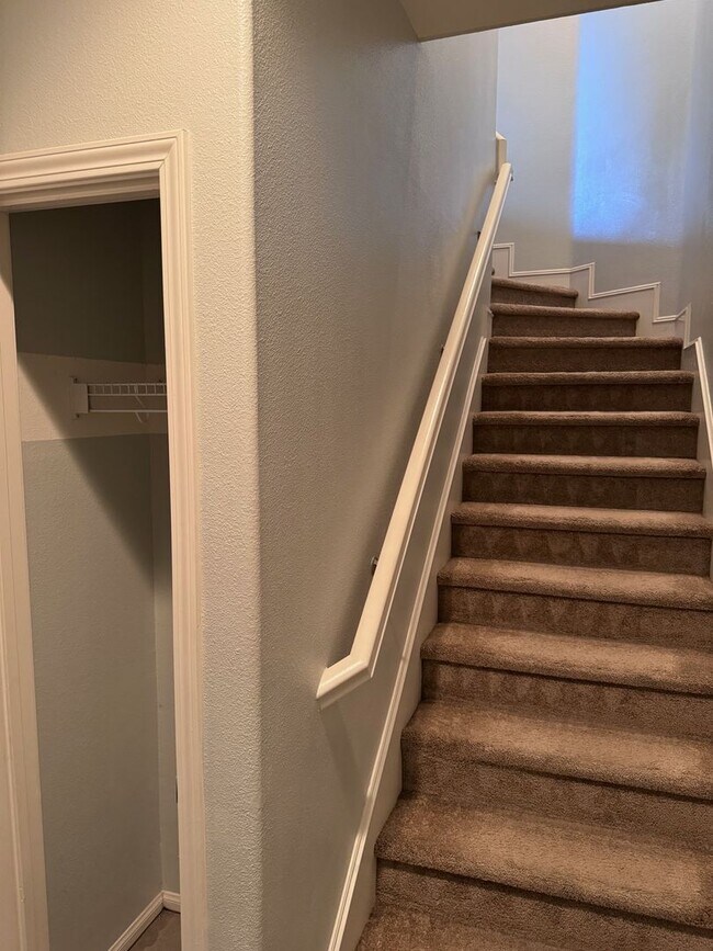 Building Photo - Beautiful 2 Bedroom, 2 Bathroom Oxnard Con...