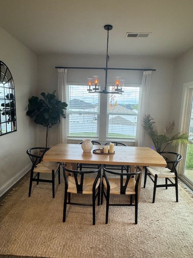 Building Photo - Beautiful newer home with 3 bedrooms, 2.5 ...