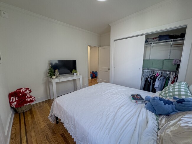 Building Photo - 1223 N Franklin St