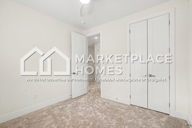 Building Photo - 5 Taverly Dr