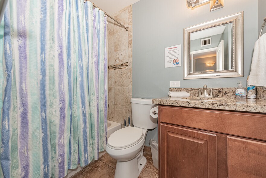 Hall Bathroom - 3801 N Hayden Rd