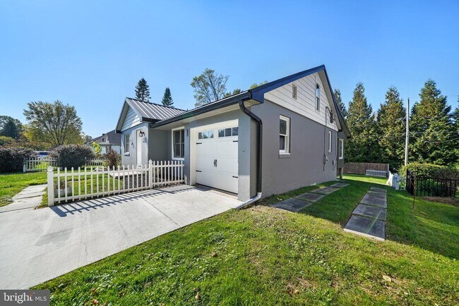 Building Photo - 214 Maryland Ave