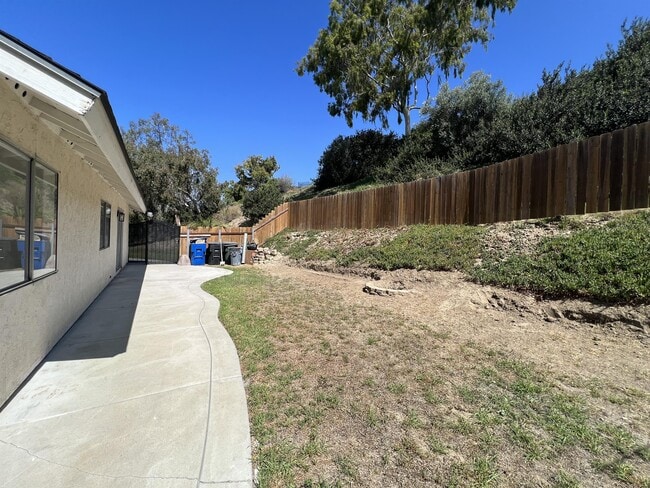 Building Photo - 1389 Oriole Pl