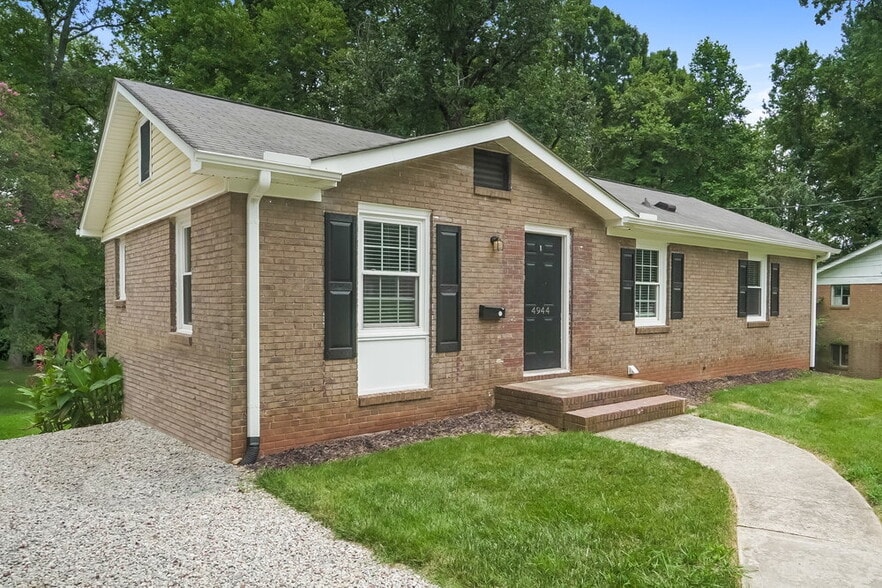 Building Photo - 4944 Springview Rd