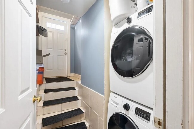 Building Photo - 12 Springer St