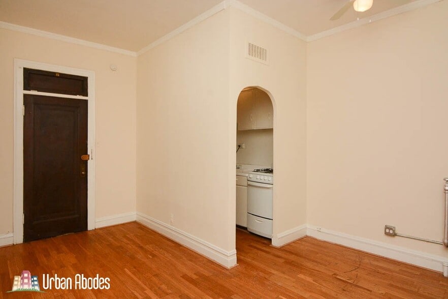 Building Photo - 4627 N Paulina St