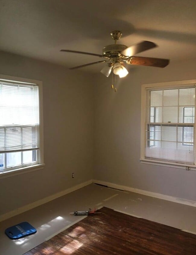 Building Photo - 3 bedroom