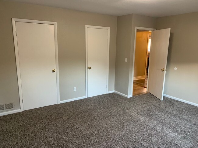 Building Photo - Stunning 4 Bed / 2 Bath Home in the Heart ...