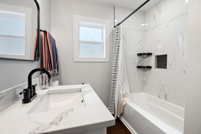 Building Photo - Cute 3BR Cottage in East Durham!  Available Now!