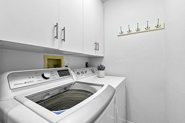 Building Photo - 61 Dorchester Cir