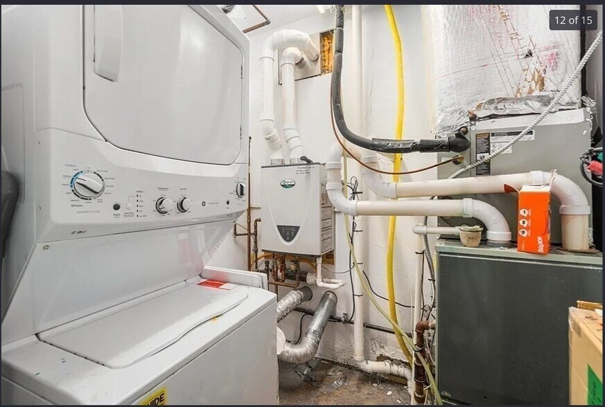 Building Photo - 150 W 9th St