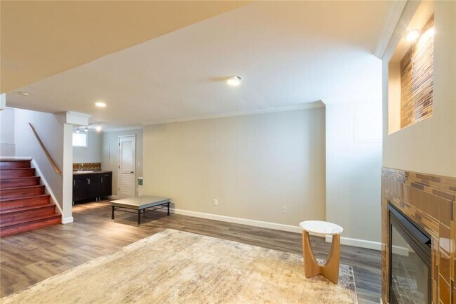 Building Photo - 1262 Star Dr