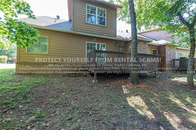 Building Photo - 519 S Pierremont Dr