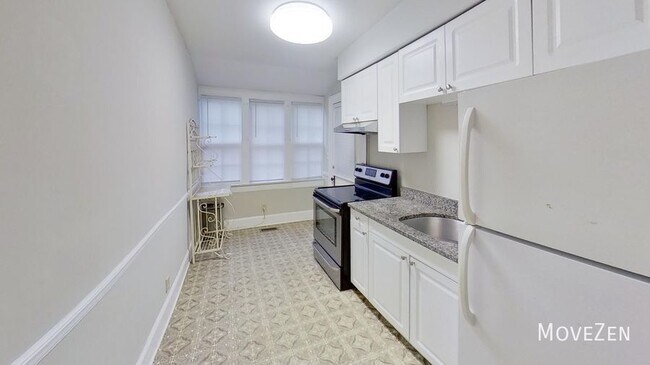 Building Photo - 604 N Blount St