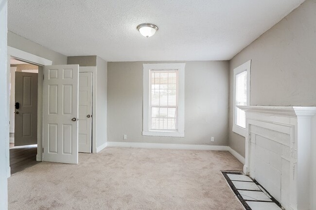 Building Photo - 4712 Terrace M