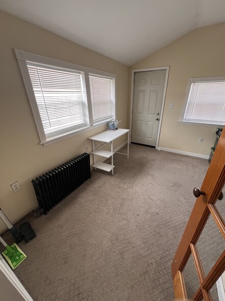 Building Photo - 151 Division St