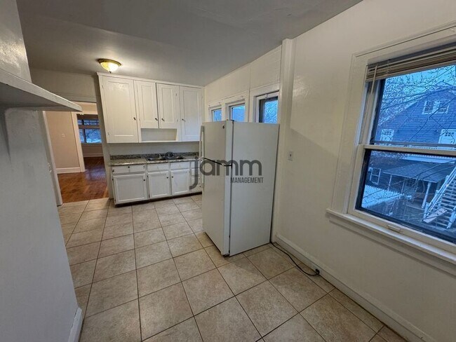 Building Photo - 12611 Franklin Blvd