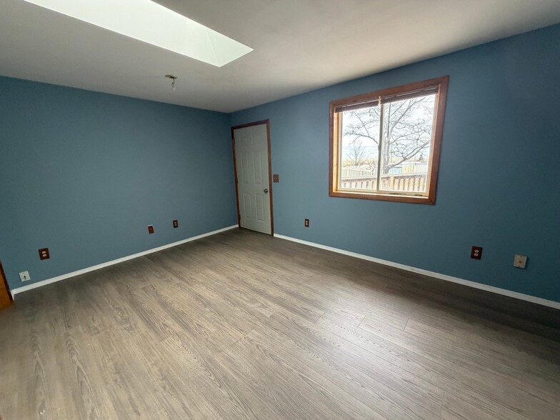 Building Photo - 227 4th St N