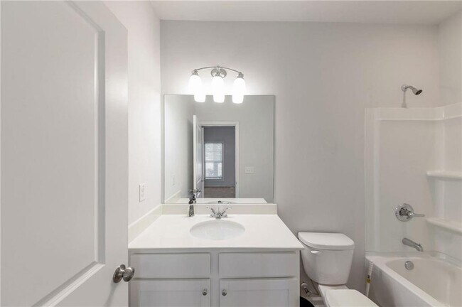 Building Photo - 3625 Hawthorne Terrace