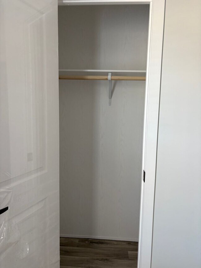 Building Photo - 127 Hubert Blvd