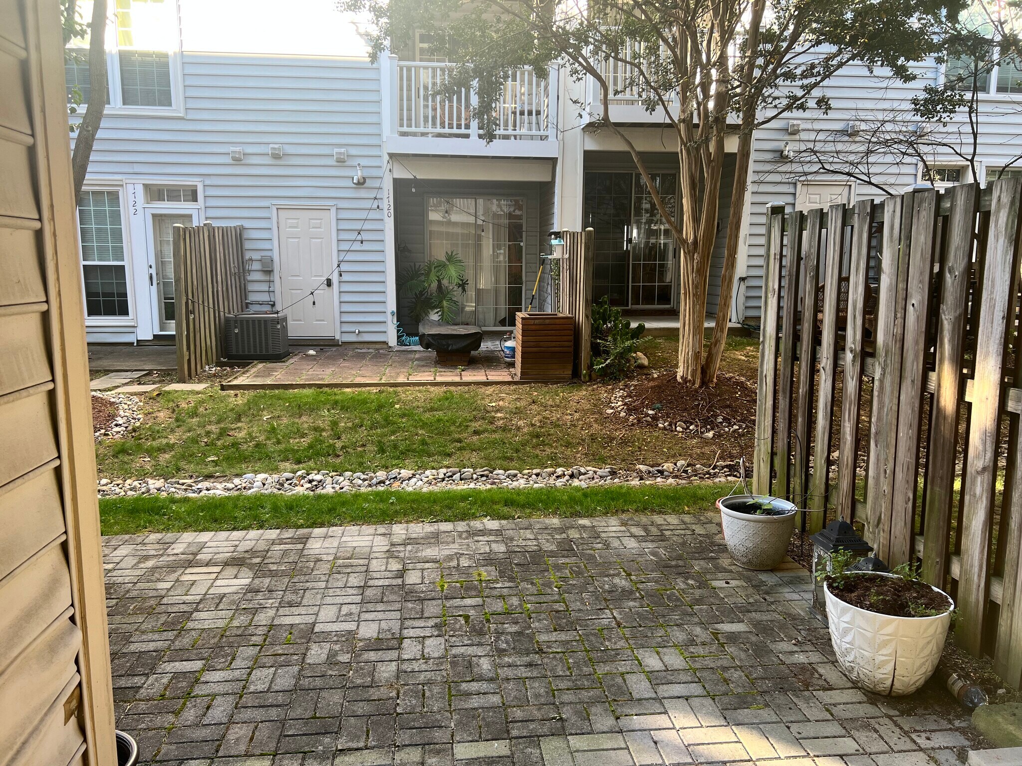 porche - 1721 Kingsgate Ct