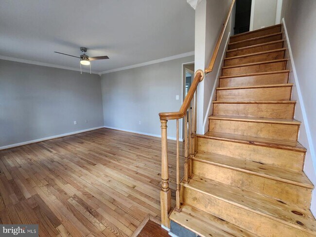 Building Photo - 5625 Reardon Ln