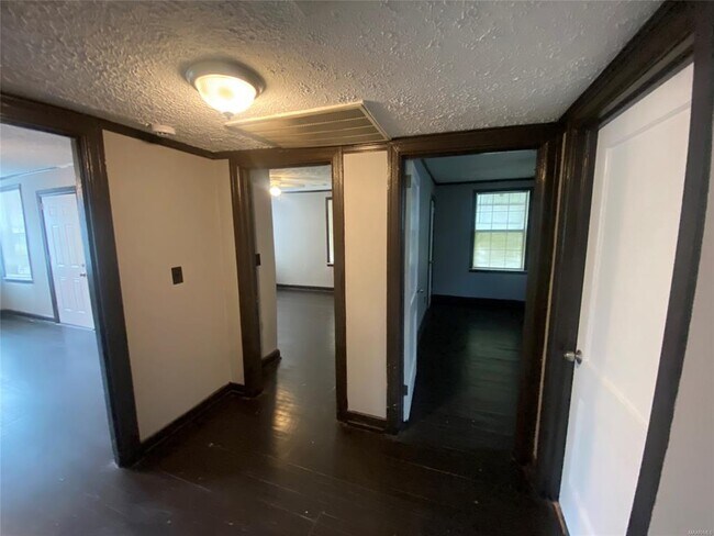 Building Photo - 3577 Whiting Ave