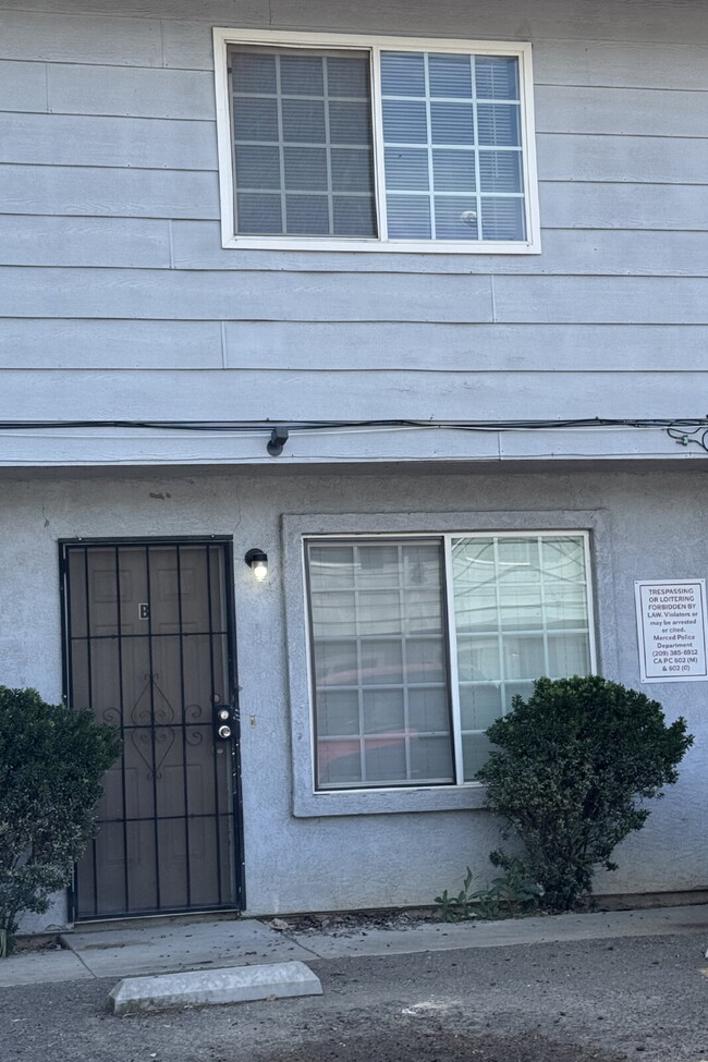 Building Photo - 1705 W N Bear Creek Dr