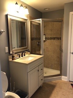 Building Photo - Fully Furnished Home