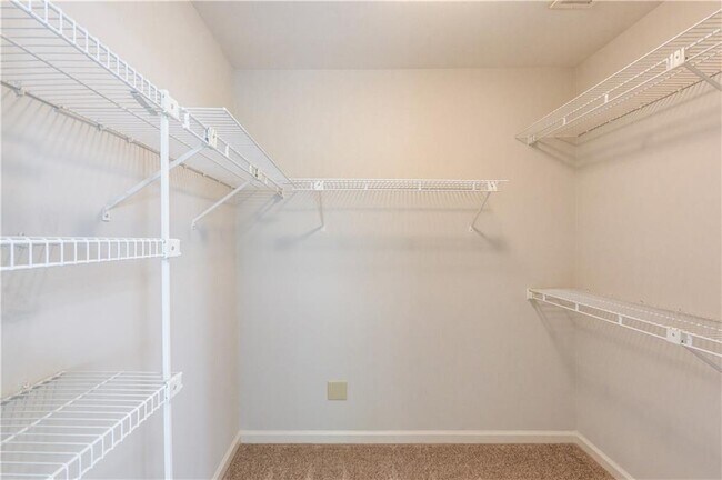 Building Photo - 153 Lantern Ridge Ct