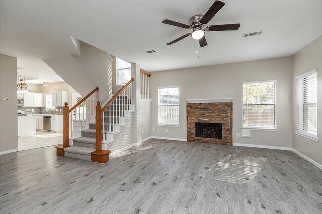 Building Photo - 13110 Mills River St