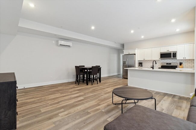 Building Photo - 1164 Terrace St