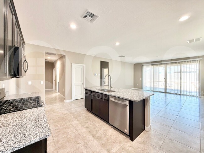Building Photo - 30932 W Verde Ln
