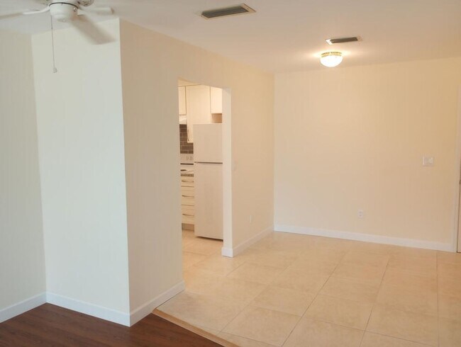 Building Photo - Rental in Stuart