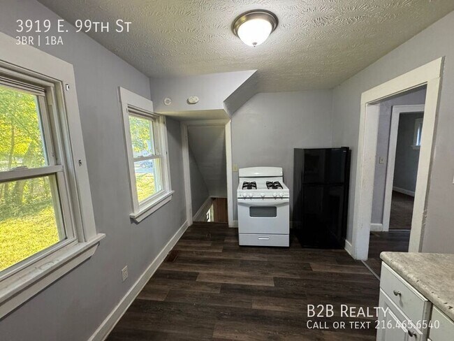 Building Photo - 3919 E 99th St