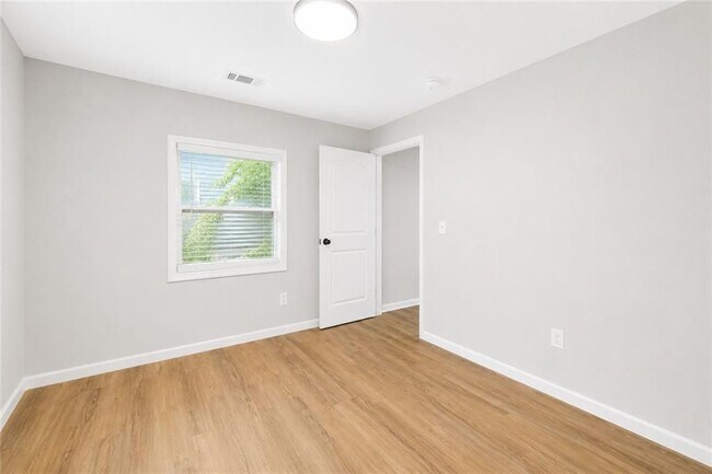 Building Photo - 1639 Bridgeport Dr NW