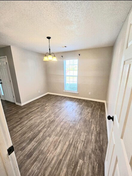 Dining room - 112 W Oak Manor Ct