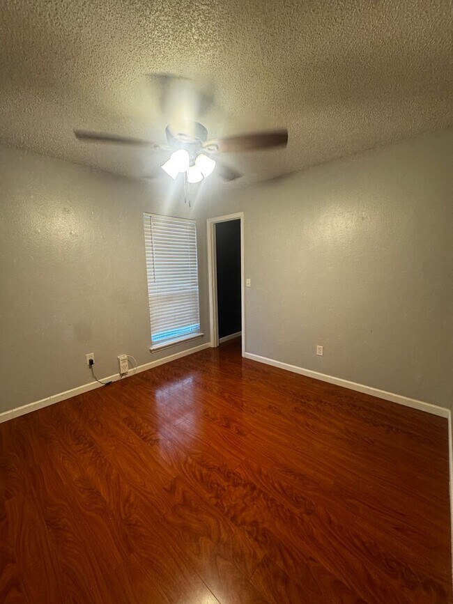 Building Photo - Charming 3bedroom, 2bath home in Estaodao