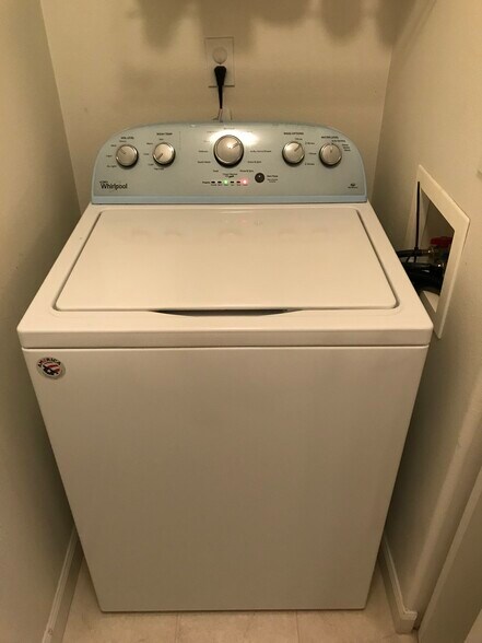 Washer - 730 NW 185th Ave