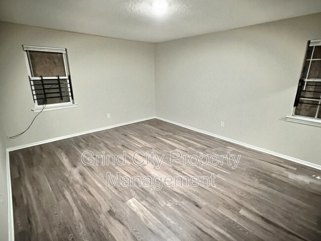 Building Photo - 3411 Brutonwood Cove